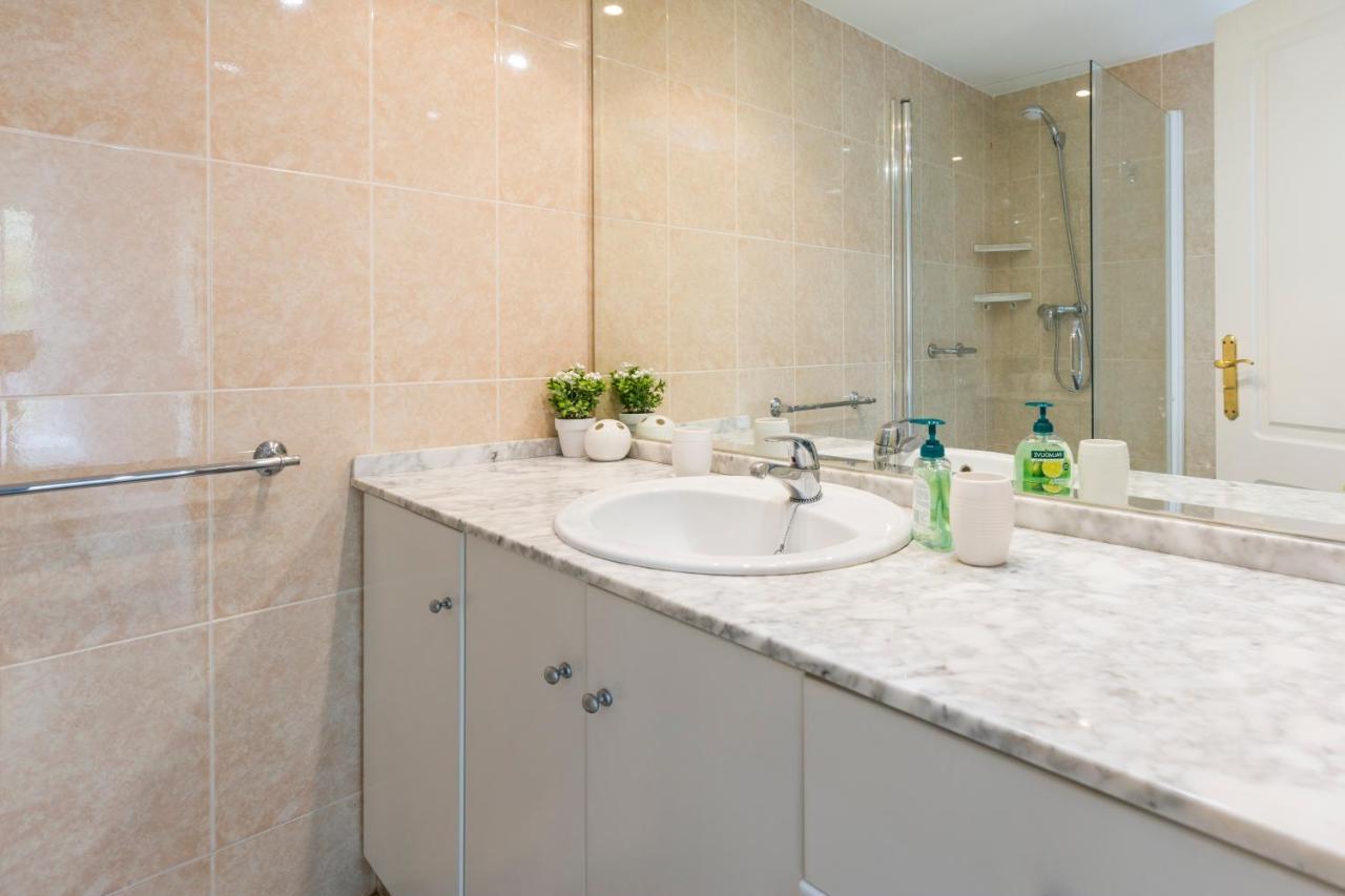 4 Bedroom Apartment In Puerto Banus 150 Meters From The Beach มาร์เบยา ภายนอก รูปภาพ