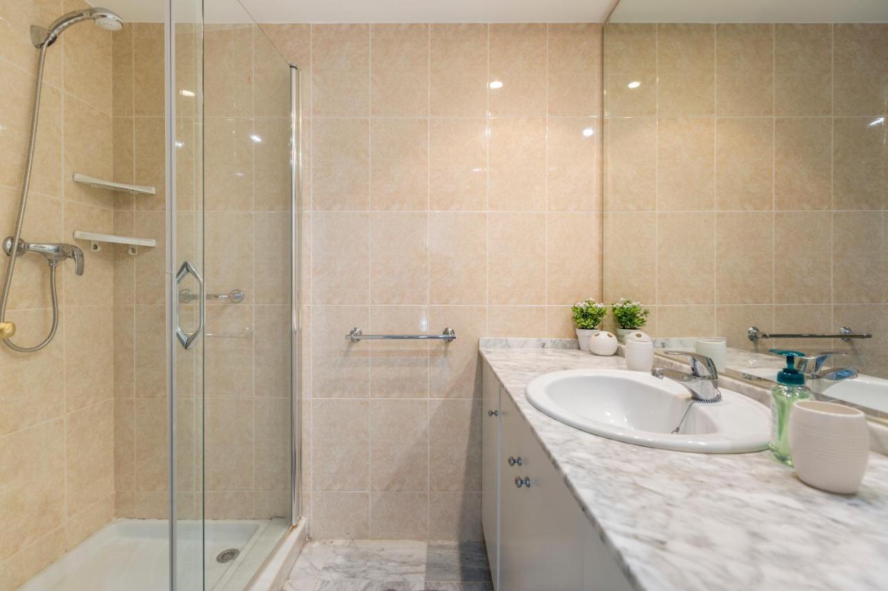 4 Bedroom Apartment In Puerto Banus 150 Meters From The Beach มาร์เบยา ภายนอก รูปภาพ